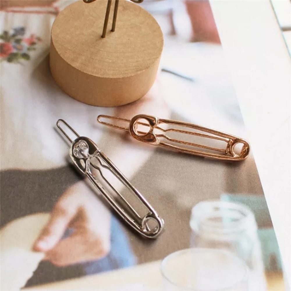 ⚜️[𝟯/$𝟭𝟴]⚜️Safety Pin Simple Hair Clip NEW - Picture 2 of 8